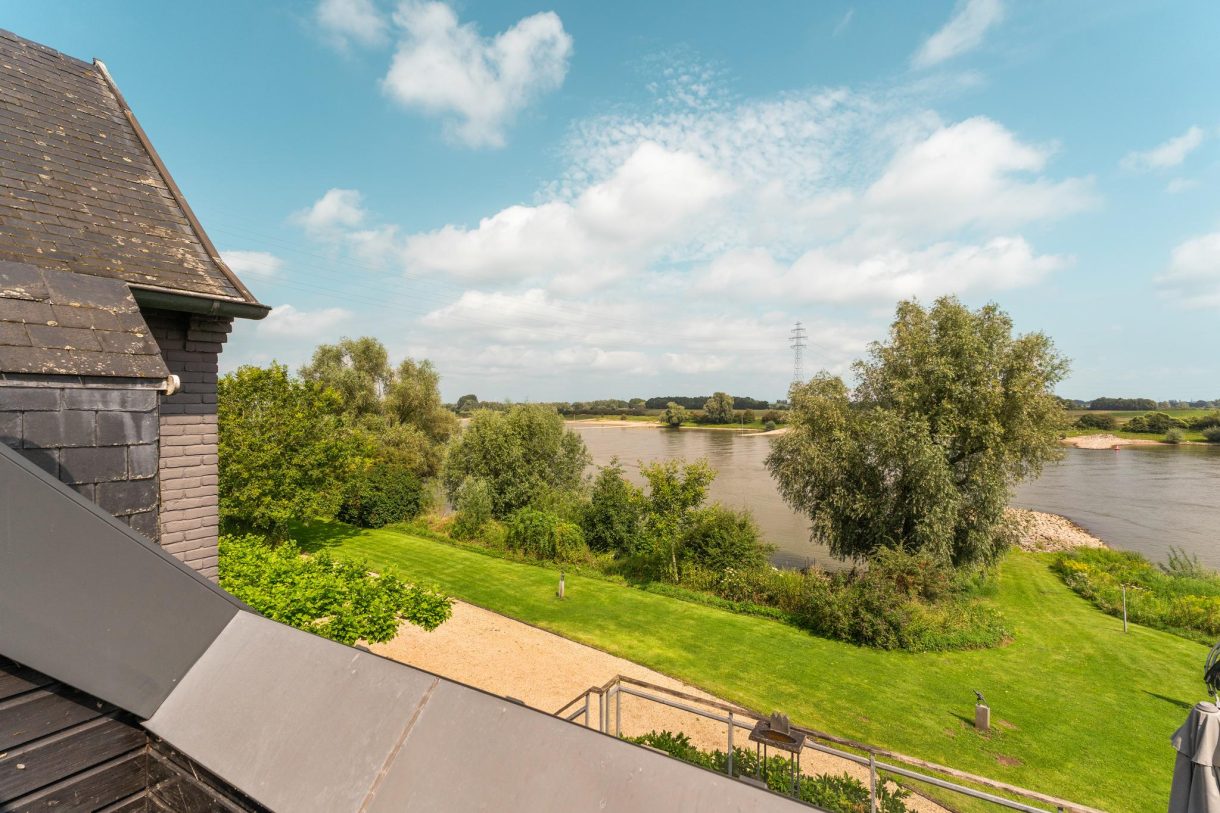 Te koop: Foto Woonhuis aan de Rijndijk 4 in Doornenburg